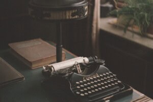 dark academia aesthetic typewriter