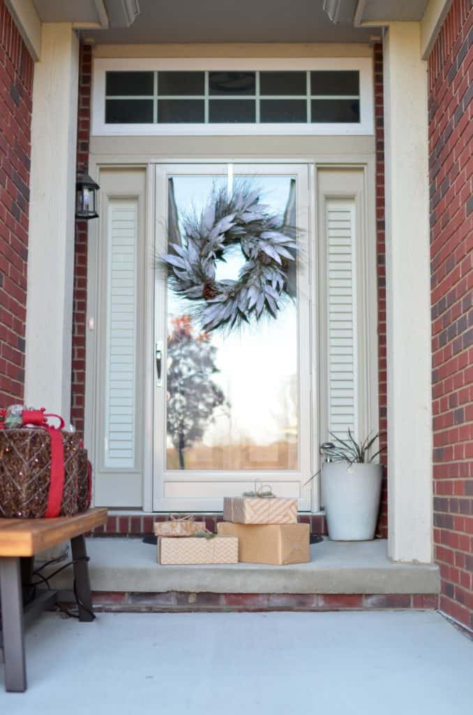 Focus on your curb appeal when selling your home during the holidays