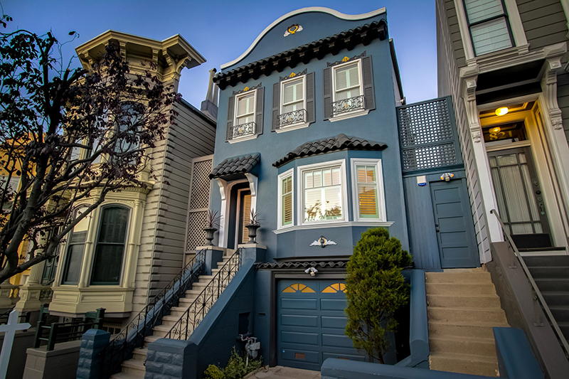 houses in a san francisco suburb that looks like a row house