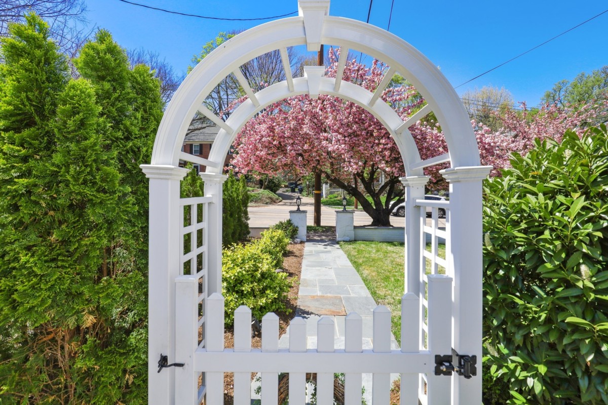 arched trellis garden gate