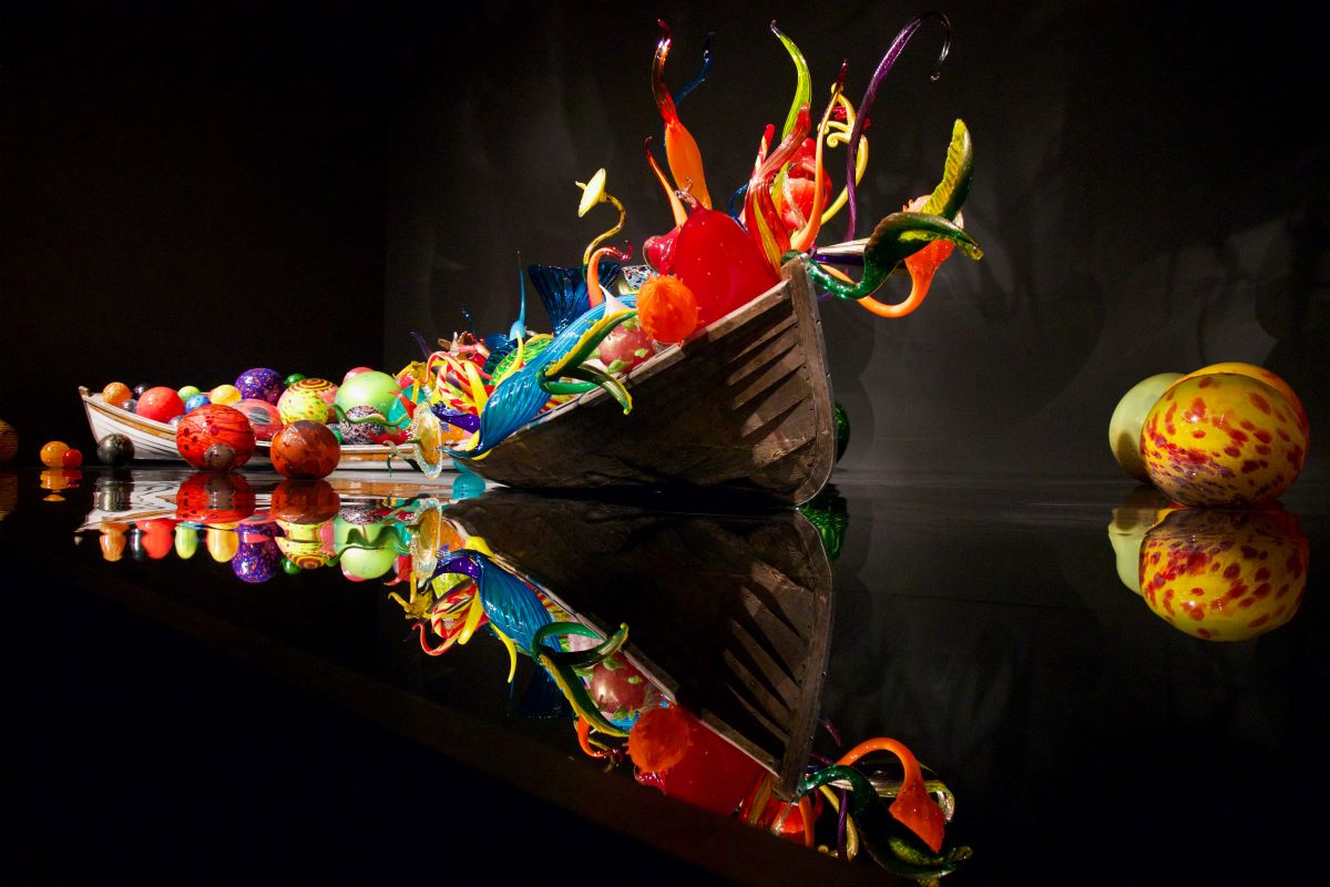 chihuly glass scupture