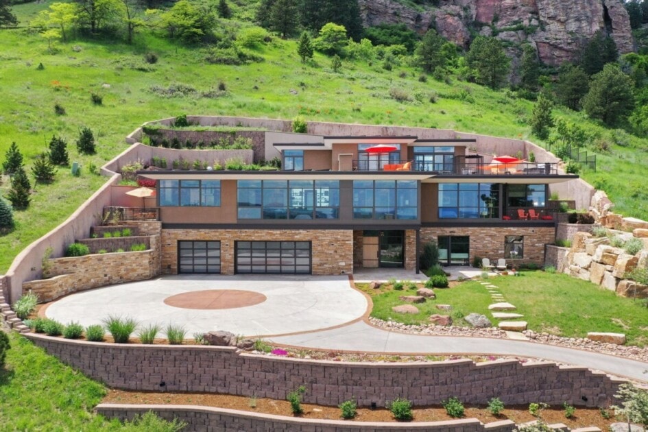 Modern Colorado residence on a hillside
